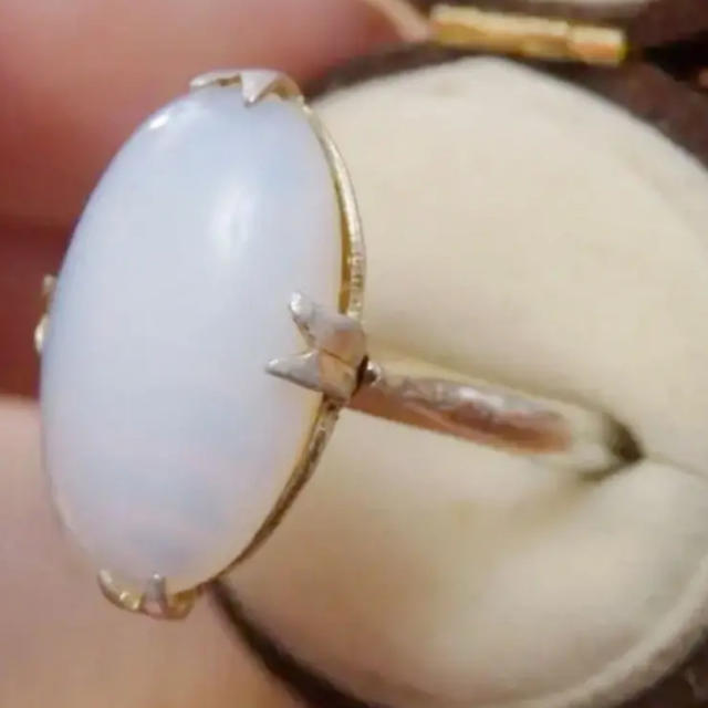 即購入OK♡V014ヴィンテージ乳白色の昭和レトロ天然石リング指輪 レディースのアクセサリー(リング(指輪))の商品写真