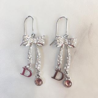 クリスチャンディオール(Christian Dior)のChristian Dior リボン パヴェ ストーン シルバー ピアス(ピアス)