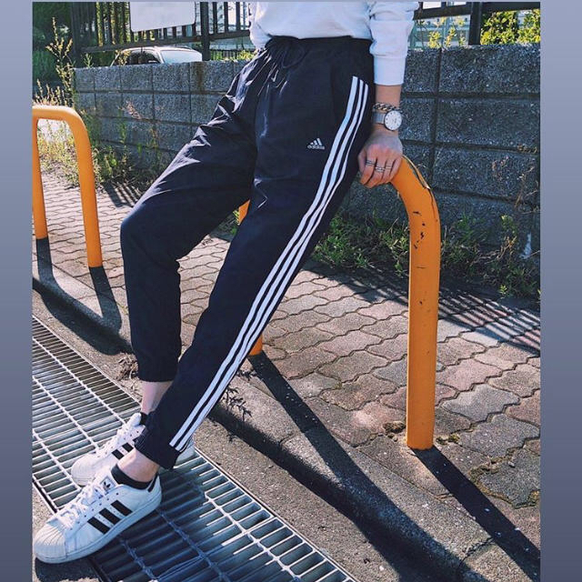 moussy(マウジー)のMOUSSY×adidas共同開発♡W ID WV PANT MSY♡3ライン レディースのパンツ(カジュアルパンツ)の商品写真