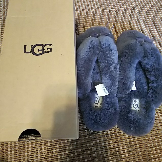 UGG(アグ)のUGG ファーサンダル 新品  サイズ６ レディースの靴/シューズ(その他)の商品写真