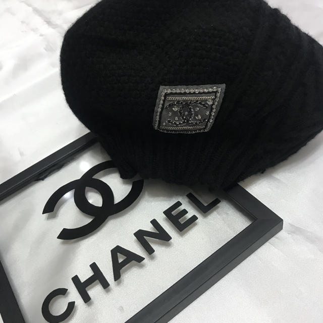 CHANEL(シャネル)のCHANEL●極美品●可愛いキラキラココ●ニットベレー帽●黒 レディースの帽子(ニット帽/ビーニー)の商品写真