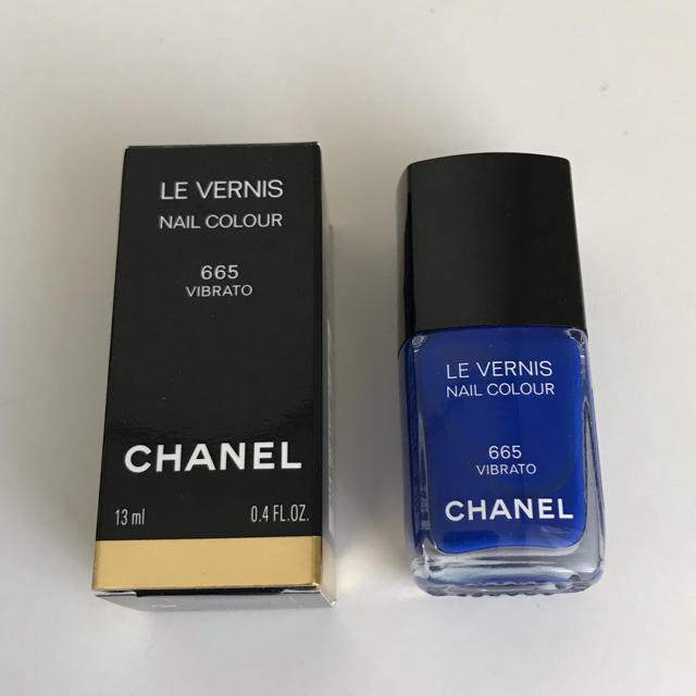 CHANEL(シャネル)の未使用 CHANEL ヴェルニ #665  VIBRATO ブルー コスメ/美容のネイル(マニキュア)の商品写真