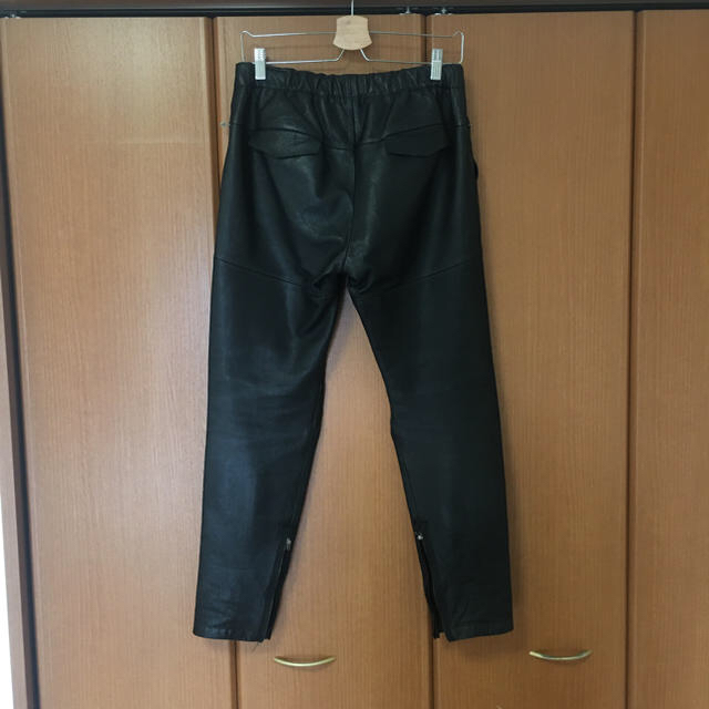 SUNSEA(サンシー)のSUNSEA LEATHER FLEA MARKET PANTS レザー パンツ メンズのパンツ(その他)の商品写真