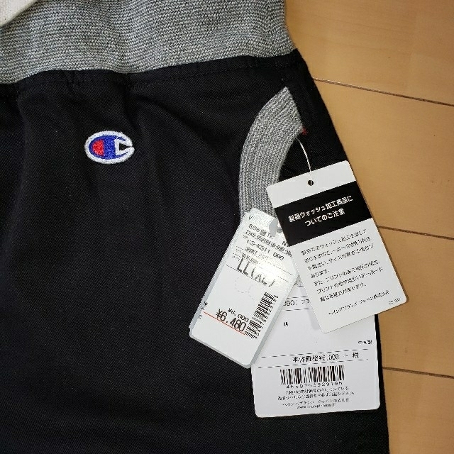 Champion(チャンピオン)のChampion　新品タグ付き　製品ウォッシュ　ツイルショーツ メンズのパンツ(ショートパンツ)の商品写真