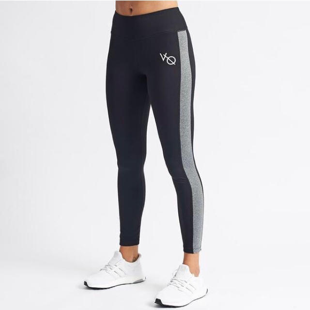 VANQUISH(ヴァンキッシュ)の日本未発売‼VANQUISH FITNESS WOMENS レギンス XSサイズ レディースのレッグウェア(レギンス/スパッツ)の商品写真