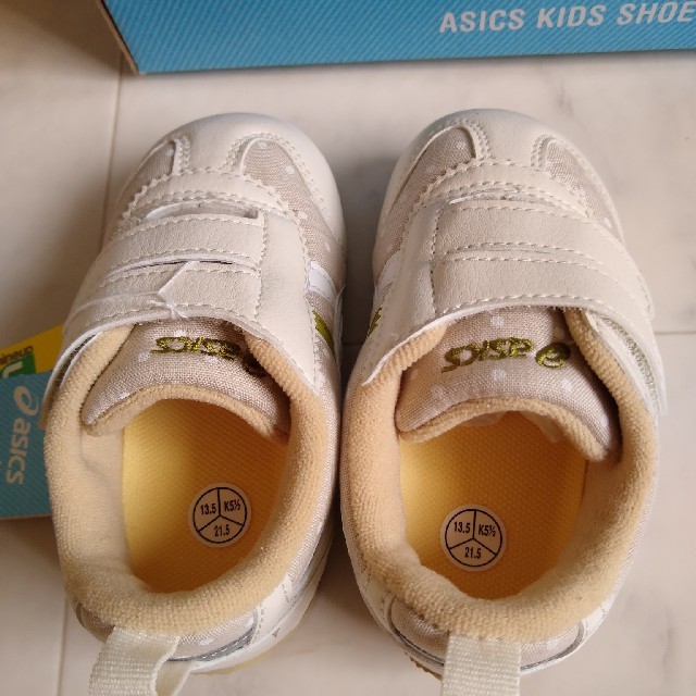 asics(アシックス)のアシックス　幼児スニーカー　13.5cm キッズ/ベビー/マタニティのベビー靴/シューズ(~14cm)(スニーカー)の商品写真