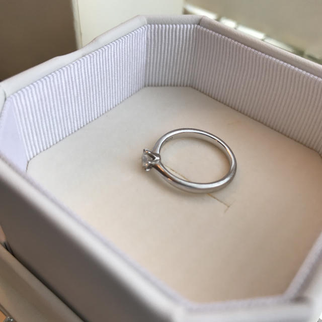 4°C 鑑定書付き ダイヤ 婚約指輪 結婚