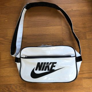 ナイキ(NIKE)のナイキ エナメルバッグ スポーツバッグ 白 (その他)