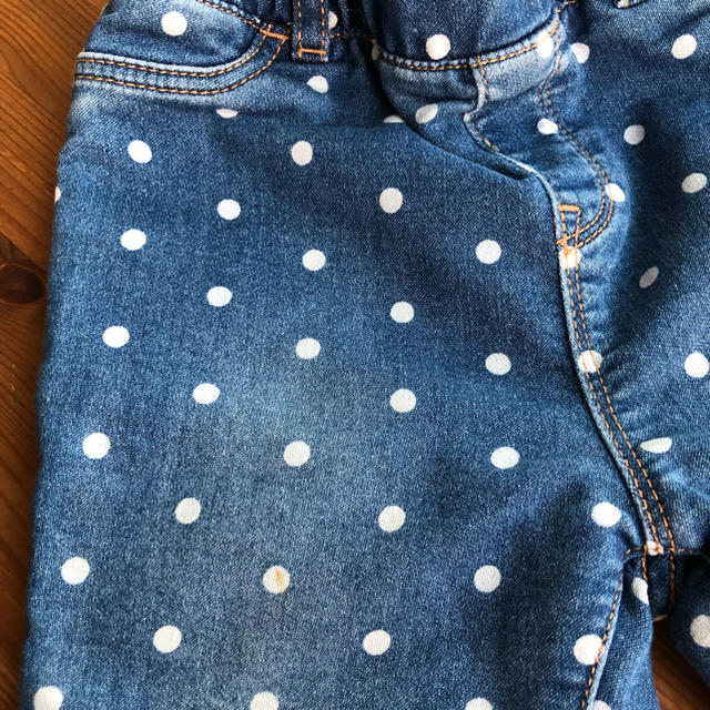 babyGAP(ベビーギャップ)のbaby Gap 水玉 ドット  デニム キッズ/ベビー/マタニティのキッズ服女の子用(90cm~)(パンツ/スパッツ)の商品写真