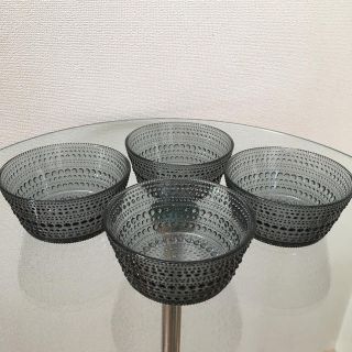 イッタラ(iittala)のカステヘルミボウル(グレー)4個セット(一部訳あり)(食器)