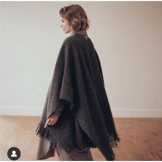 アパルトモンドゥーズィエムクラス(L'Appartement DEUXIEME CLASSE)の2018 LAUREN MANOOGIAN HANDWOVEN ポンチョ(マフラー/ショール)