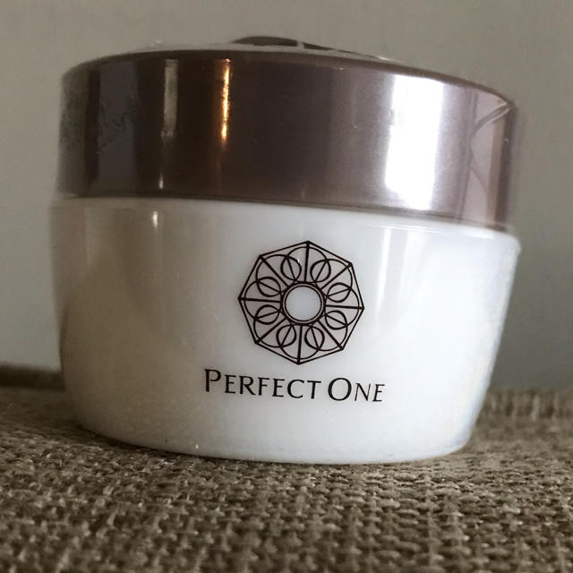 PERFECT ONE(パーフェクトワン)のパーフェクトワン モイスチャージェル 20g コスメ/美容のスキンケア/基礎化粧品(オールインワン化粧品)の商品写真