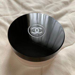 シャネル(CHANEL)のCHANEL フェイスパウダー プードゥル ユニヴェルセル リーブル 残量9割(フェイスパウダー)