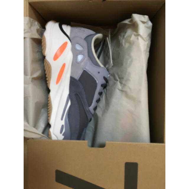 yeezy boost 700 magnet