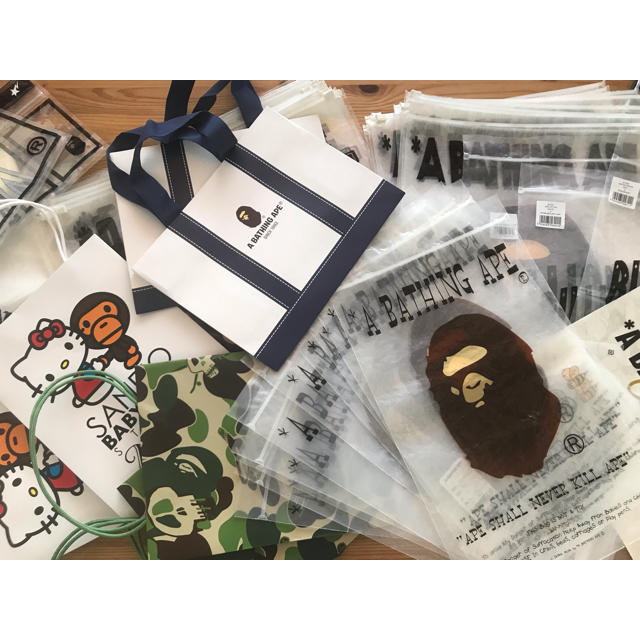 A BATHING APE(アベイシングエイプ)のエイプ ビニール 紙袋 ショッパー まとめ売り レディースのバッグ(ショップ袋)の商品写真