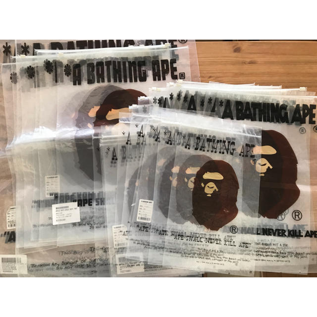 A BATHING APE(アベイシングエイプ)のエイプ ビニール 紙袋 ショッパー まとめ売り レディースのバッグ(ショップ袋)の商品写真