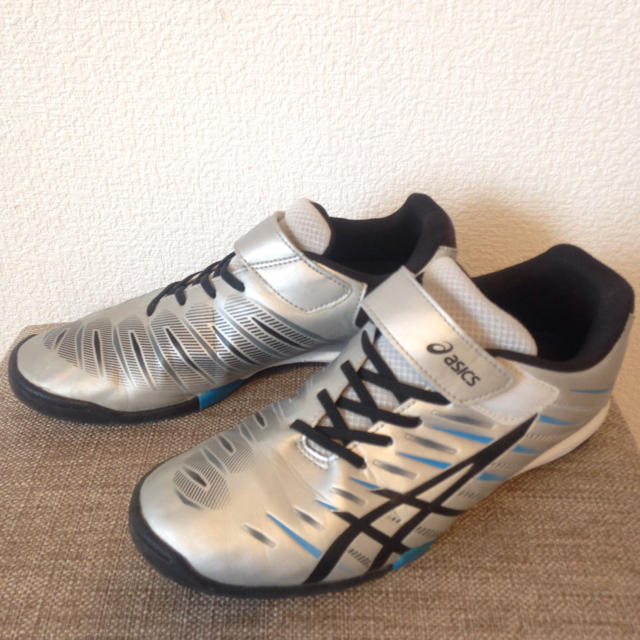 asics(アシックス)のasics アシックス レーザービーム 23.5cm キッズ/ベビー/マタニティのキッズ靴/シューズ(15cm~)(スニーカー)の商品写真