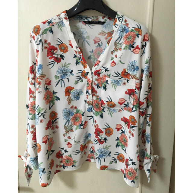 ZARA(ザラ)のZARA 花柄 スキッパーシャツ 七分袖（XL） レディースのトップス(シャツ/ブラウス(長袖/七分))の商品写真