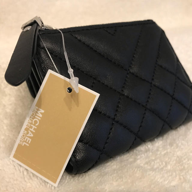 Michael Kors(マイケルコース)のMICHAEL KORS 折りたたみ財布（ブラック） レディースのファッション小物(財布)の商品写真