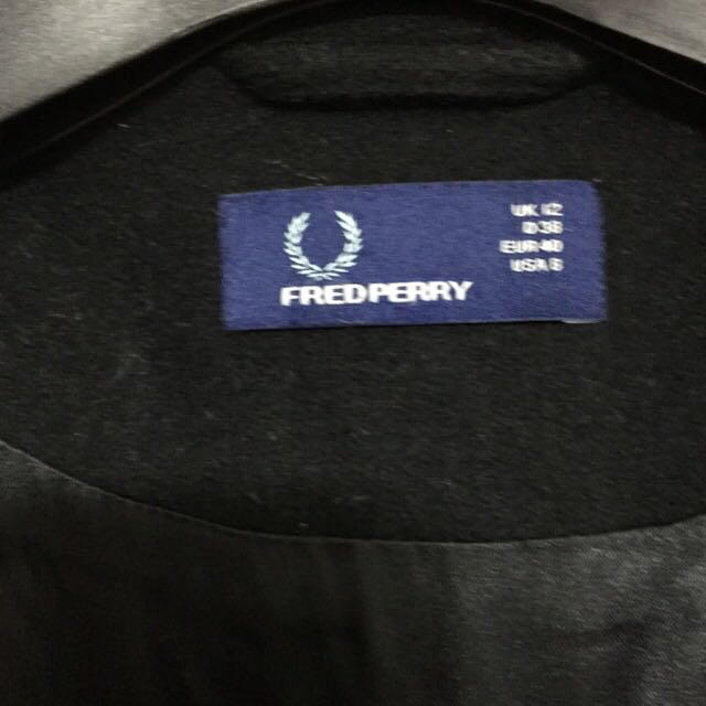 FRED PERRY(フレッドペリー)の数回使用です メンズのジャケット/アウター(ステンカラーコート)の商品写真