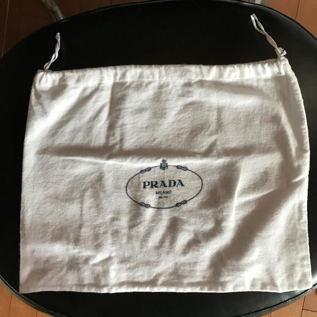 PRADA(プラダ)のmama様 専用 鞄入れる袋 レディースのバッグ(ショップ袋)の商品写真