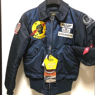 アルファインダストリーズ(ALPHA INDUSTRIES)の未使用ALPHAアルファ希少バック型押しロゴ(フライトジャケット)