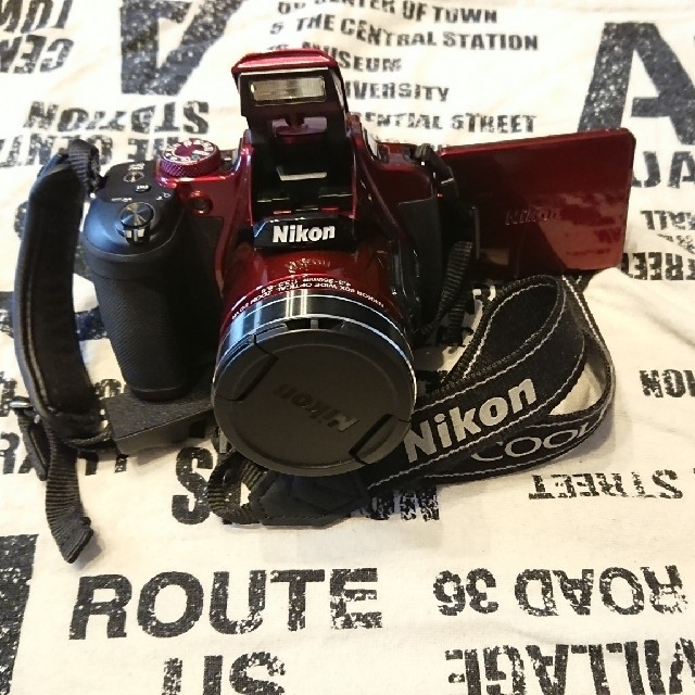 Nikon  COOLPIX  B700