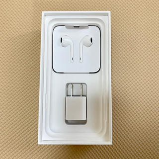 アップル(Apple)のiPhone アダプターとイヤホン(ヘッドフォン/イヤフォン)