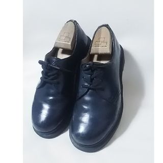 ドクターマーチン(Dr.Martens)の
希少ネイビー!ドクターマーチン3ホールローファー人気ビンテージ紺


(ローファー/革靴)