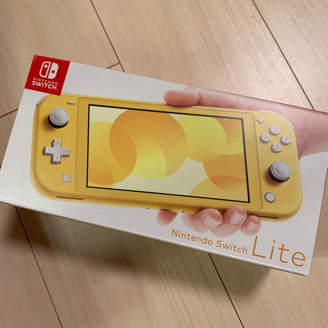 エンタメ/ホビーNintendo Switch Lite イエロー