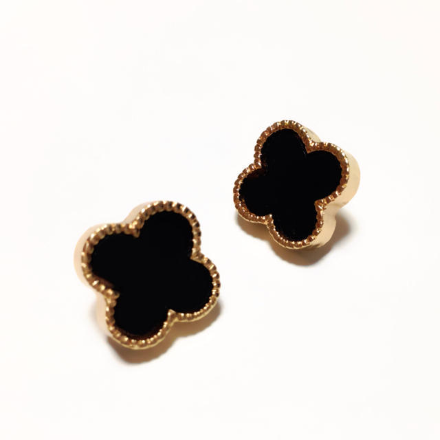 NEW✨RICH✨ピアス✨B&G✨ レディースのアクセサリー(ピアス)の商品写真