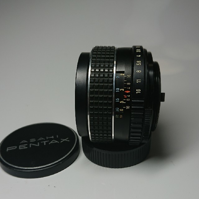 PENTAX(ペンタックス)の最終値下げ!美品！ペンタックスSMC TAKUMAR 55mm/f1.8 スマホ/家電/カメラのカメラ(レンズ(単焦点))の商品写真