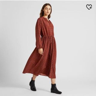 ユニクロ(UNIQLO)のユニクロ プリントＶネックロングシャツワンピース(ロングワンピース/マキシワンピース)