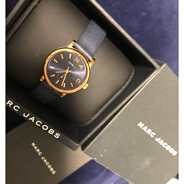 MARC JACOBS(マークジェイコブス)のMARC JACOBS 腕時計 ベイカー レディース マークジェイコブス レディースのファッション小物(腕時計)の商品写真