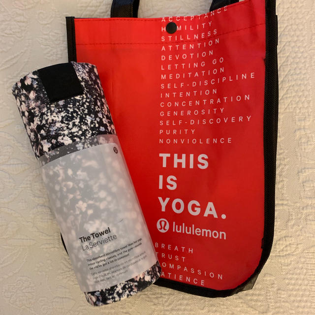 新品lululemon ヨガタオル Floral Spritz Multi