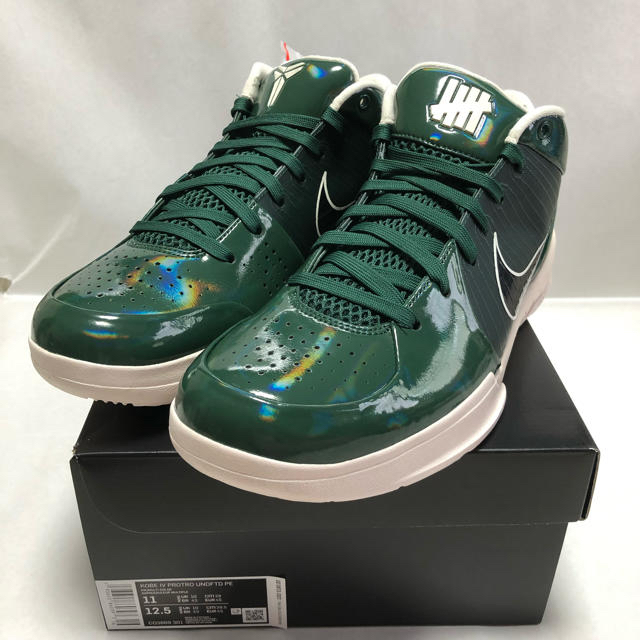 NIKE(ナイキ)の29cm UNDEFEATED × NIKE KOBE IV PROTRO  メンズの靴/シューズ(スニーカー)の商品写真