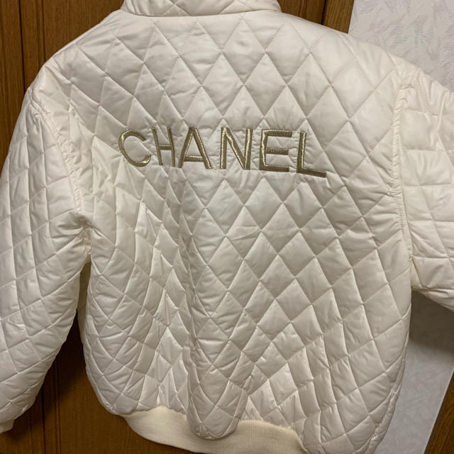 CHANEL(シャネル)のアイル様 専用 レディースのジャケット/アウター(ダウンジャケット)の商品写真