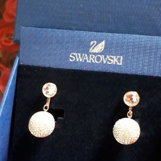 スワロフスキー(SWAROVSKI)の正規品　SWAROVSKI　イヤリング　ミラーボール　FORWARD(イヤリング)