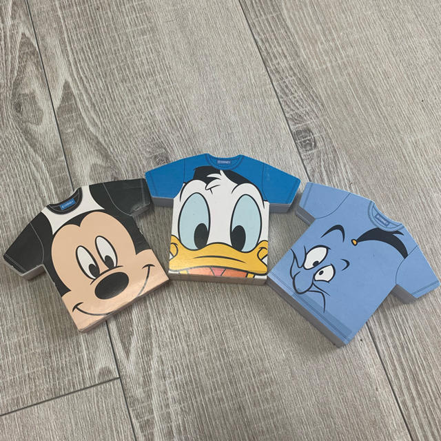 Disney(ディズニー)のディズニー Tシャツ型メモセット インテリア/住まい/日用品の文房具(ノート/メモ帳/ふせん)の商品写真