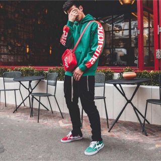 シュプリーム(Supreme)のSupreme sideline sweatshirt サイドライン フーディー(パーカー)