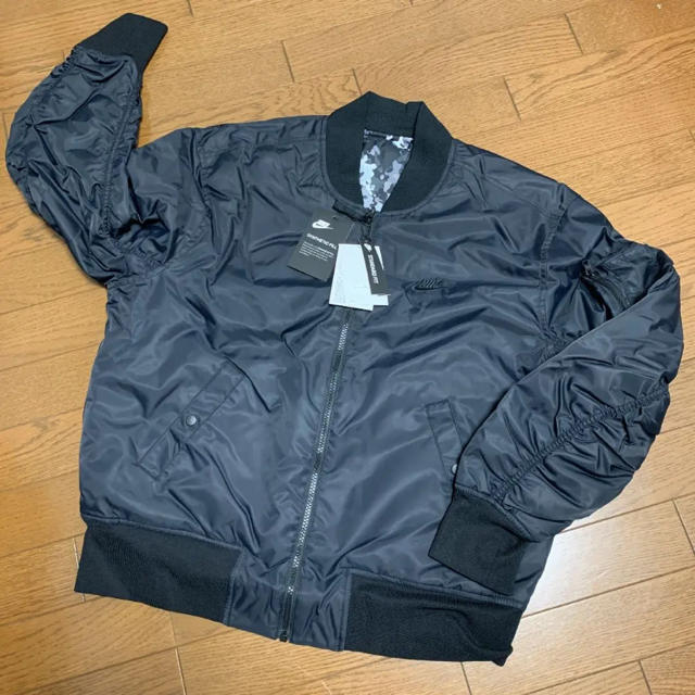 大特価特価 NIKE ジャケット Lサイズ 黒の通販 by ⌘｜ナイキならラクマ - ナイキ リバーシブル ボンバー 爆買い低価