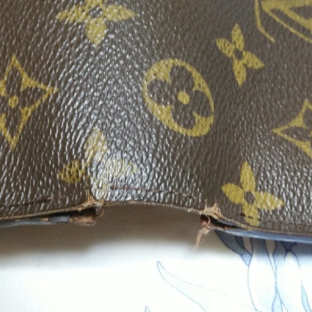 LOUIS VUITTON(ルイヴィトン)のVUITTON　財布　がま口タイプ レディースのファッション小物(財布)の商品写真