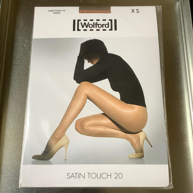 Wolford(ウォルフォード)の【ぽぷさん専用】Wolford SATIN TOUCH 20 XS ベージュ レディースのレッグウェア(タイツ/ストッキング)の商品写真