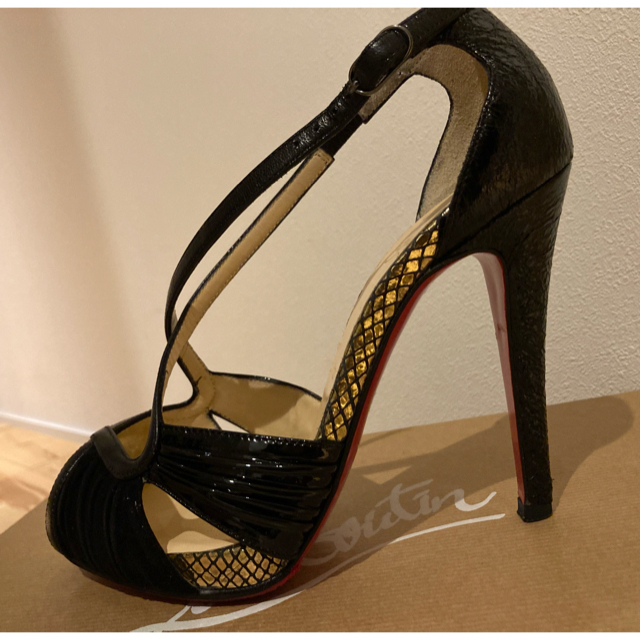 Christian Louboutin(クリスチャンルブタン)の再値下げ！【美品】クリスチャンルブタン ヒール 黒  レディースの靴/シューズ(ハイヒール/パンプス)の商品写真