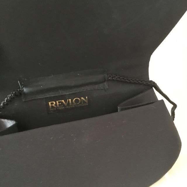 REVLON(レブロン)のシェル型 パーティーバッグ レディースのバッグ(その他)の商品写真