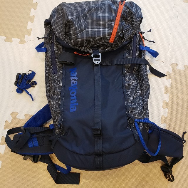 patagonia(パタゴニア)の【whitegorilla1964様専用】　ディセンジョニスト・パック　32L メンズのバッグ(バッグパック/リュック)の商品写真