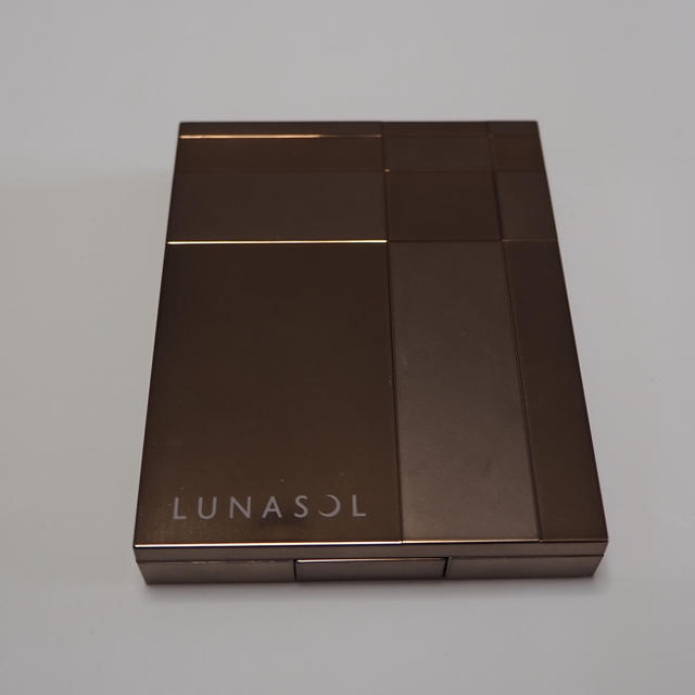 LUNASOL(ルナソル)のルナソル　スキンモデリングアイズ01 コスメ/美容のベースメイク/化粧品(アイシャドウ)の商品写真