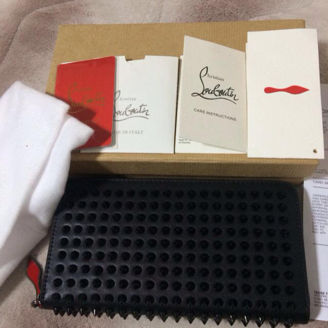 Christian Louboutin(クリスチャンルブタン)のルブタン財布 レディースのファッション小物(財布)の商品写真