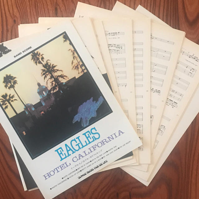 裁断済み イーグルス「ホテル・カリフォルニア」のバンドスコア 楽器のスコア/楽譜(ポピュラー)の商品写真