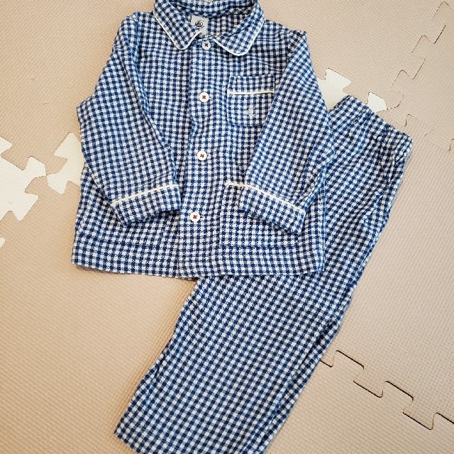 PETIT BATEAU(プチバトー)のプチバトー ギンガムチェック柄長袖パジャマ 2ans/86㎝ キッズ/ベビー/マタニティのベビー服(~85cm)(パジャマ)の商品写真